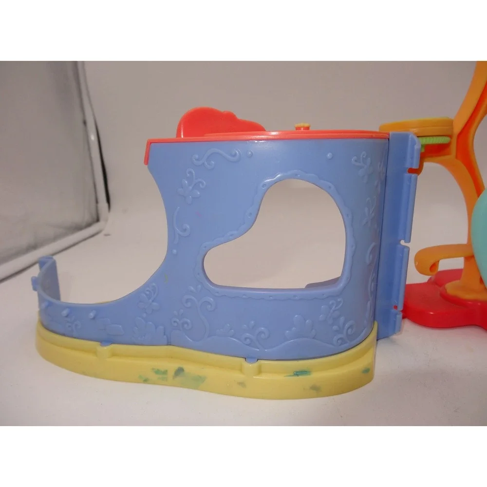 Littlest Pet Shop Tricks N Talents Show and Nooks Bakery Playset Lot